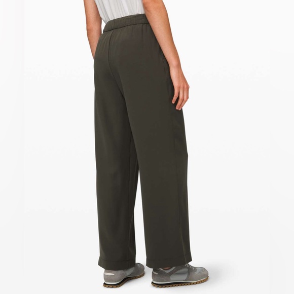 Lululemon Noir Pant
Dark Olive - Picture 3 of 7